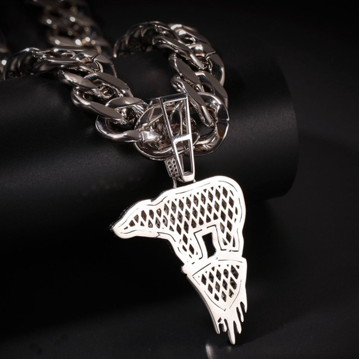 iced-out-white-gold-icy-polar-bear-pendant-with-24-inch-rope-chain-dripwatch.store