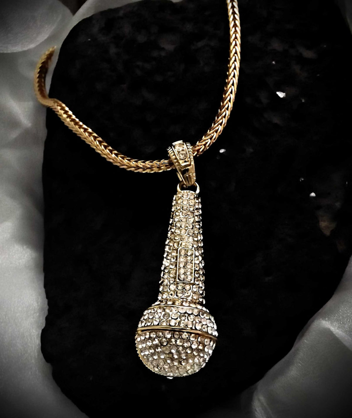 hip-hop-rapper-iced-out-microphone-pendant-in-18k-gold-dripwatch.store