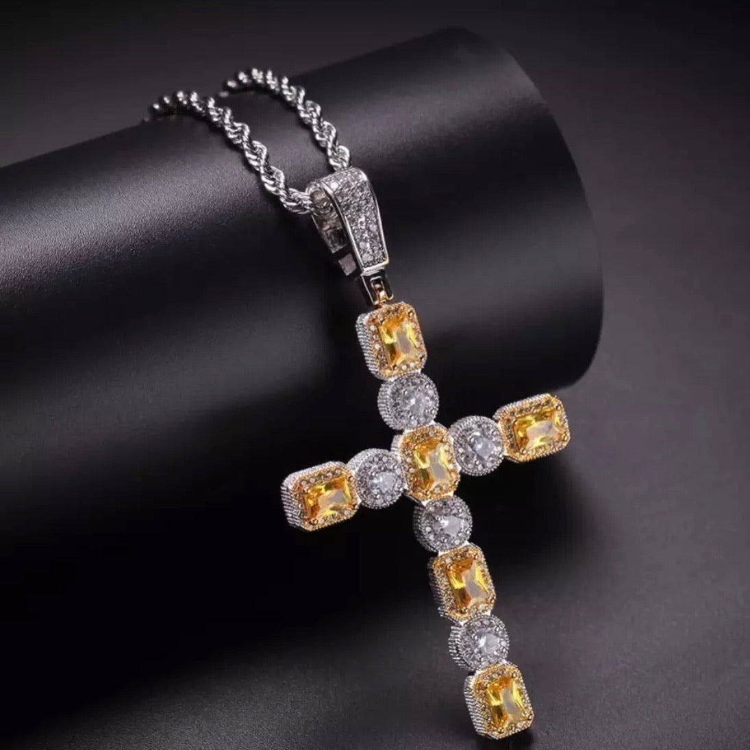 CROSS PENDANT