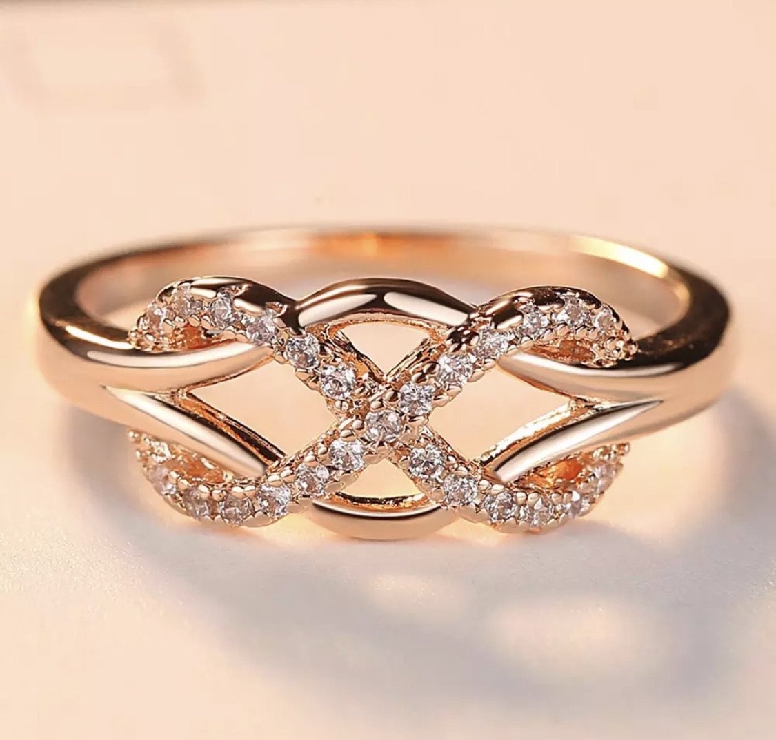 women’s-crystal-infinity-ring-dripwatch.store